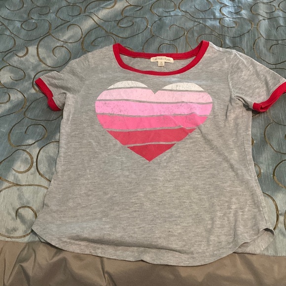 SOLD. Cactus + Pearl grey heart t-shirt in size medium - Picture 1 of 6